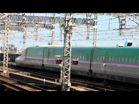 JR東日本E5系（はやぶさ）東京行　大宮駅に到着