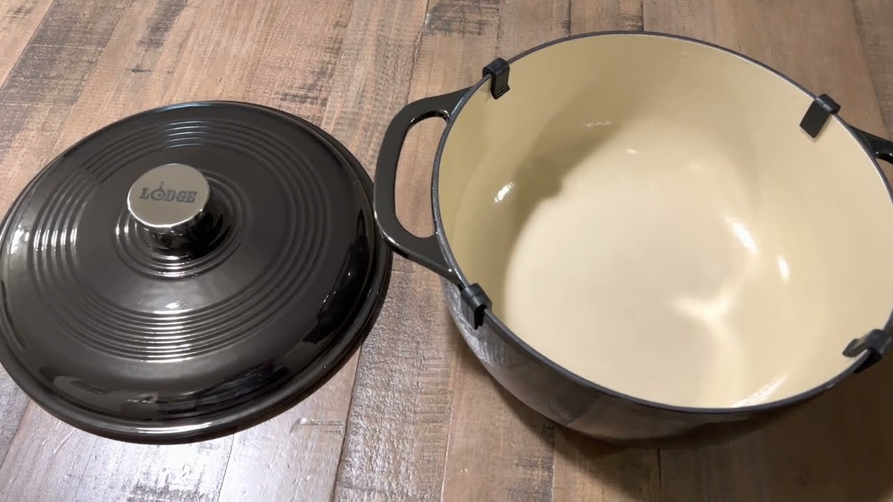 LODGE CAST IRON 6 QUART MIDNIGHT CHROME ENAMELED DUTCH OVEN