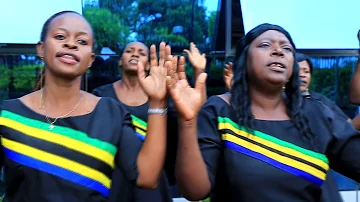 AMANI MWASOTE BY HOLYCROSS CHOIR .FT EE MUNGU TUNAOMBA AMANI