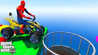 الرجل العنكبوت على دراجة رباعية يركب على القضبان - Spider-Man on an ATV rides on rails GTA 5