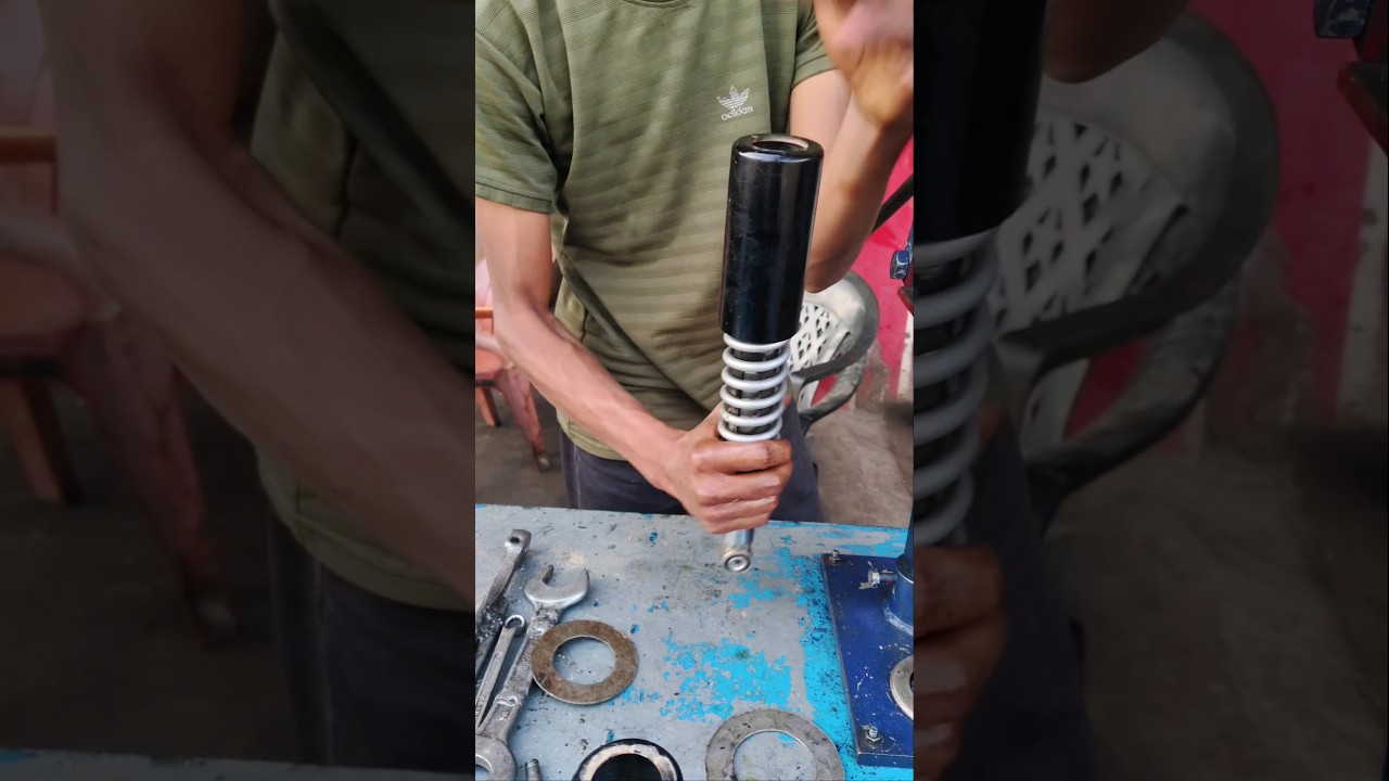 Установка заднего амортизатора Splendor Plus 