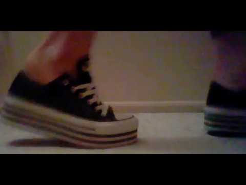Sockless Shoeplay - Platform Converse (black/white) No Socks Loose Heel ...