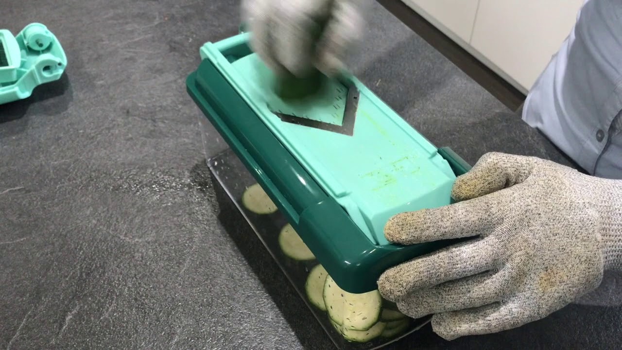 meer Bedoel Cyclopen Utilisation du Nicer Dicer de Genius avec la courgette - YouTube