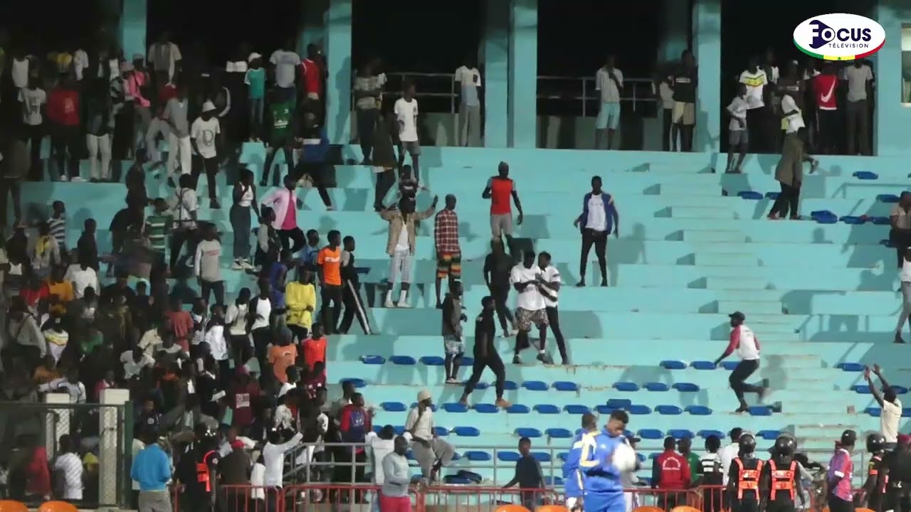 ASC FOYER vs ASC PLATEAU une grosse bagarre entre supporters
