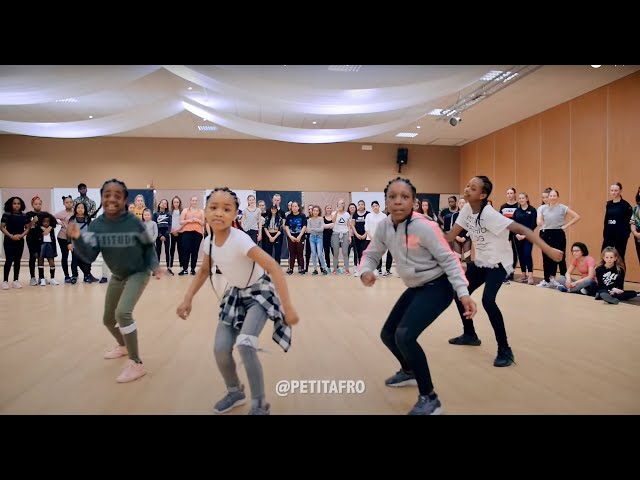 Petit Afro Presents - AfroDance || One Man Workshop Part 1 ||  Eljakim Video class=