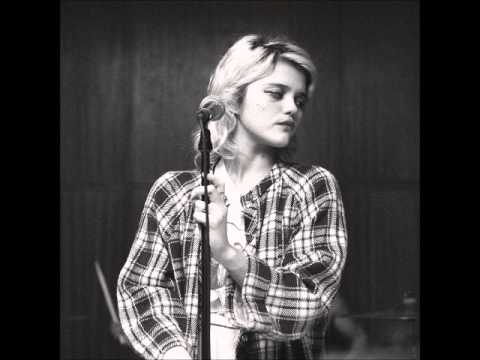 Pretty Dull - Sky Ferreira