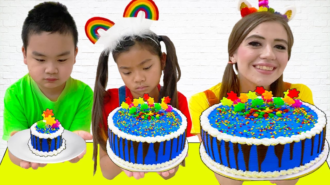 ⁣Reto De Cocinar y Hornear Tarta De Cumpleaños Con Emma Y Lyndon | Desafío de Comida Dulce Para Niños