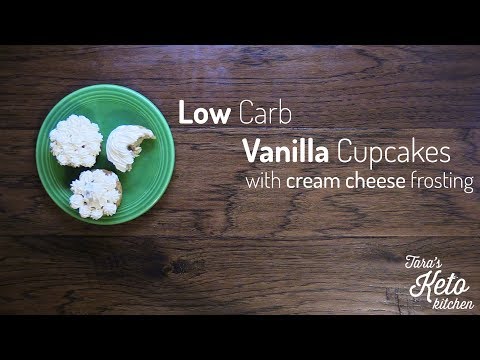 how-to-make-keto-cupcakes:-easy-vanilla-low-carb-cupcakes-with-cream-cheese-frosting