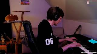 Fundy being a Keyboard God for more than 5 minutes and 30 seconds