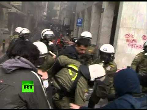 Video of Greece strike turning violent in Athens