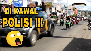 DI KAWAL POLISI !! sampai tempat acara ...
