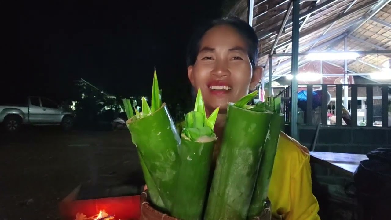 วิธีเผาข้าวหลามมาเผาข้าวหลามกันค่ะมีแต่บ้านใหญ่ๆ