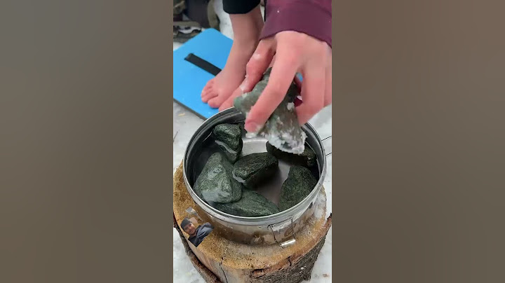 Girl survives WINTER 🥶🧒 #camping #survival #bushcraft #winter #outdoors #skills #lifehack #diy