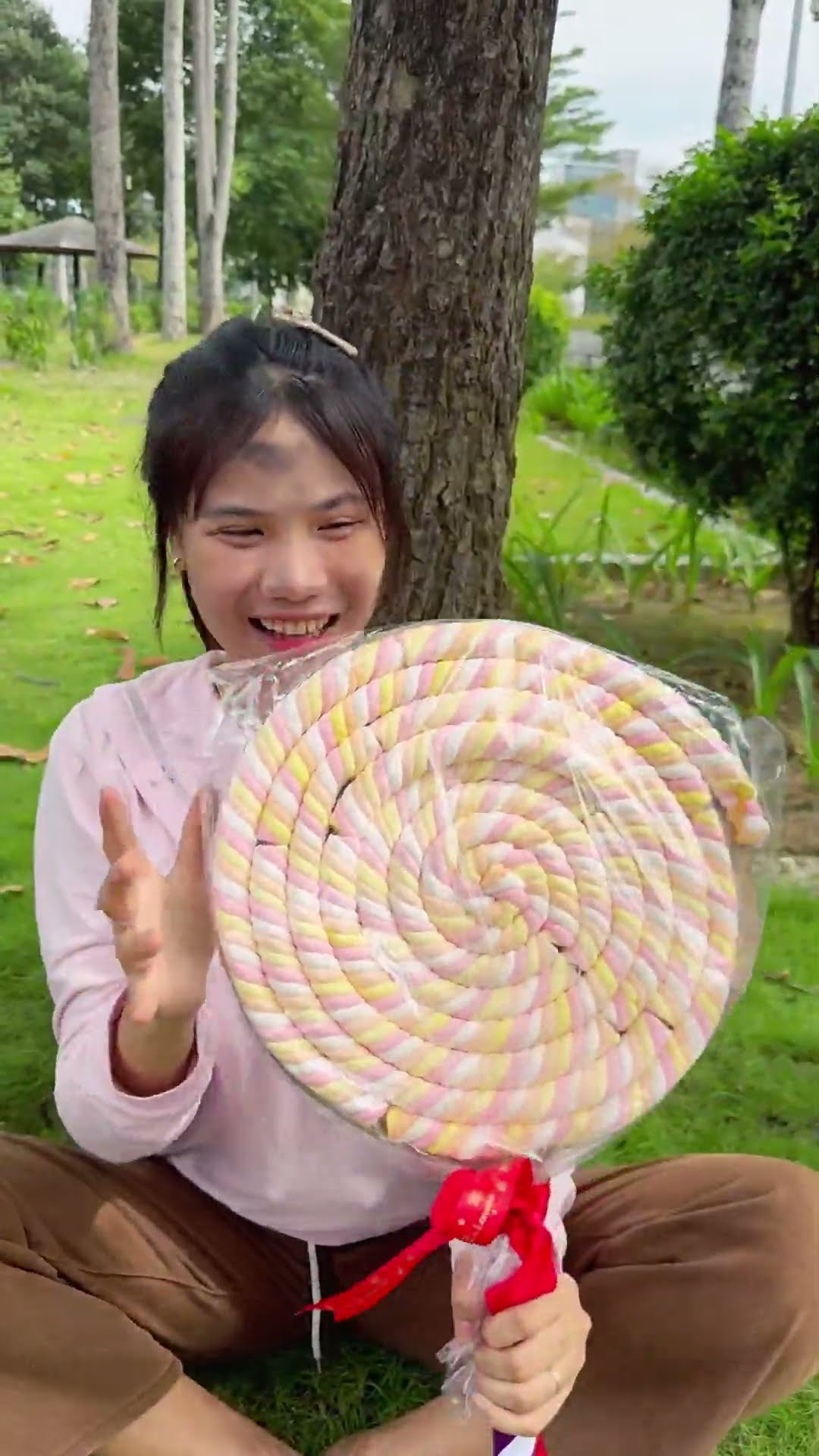 Su Hao Comedy: Greedy friend and gun candy ??