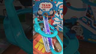 MAINAN ANAK TANGGA PINGUIN, THOMAS, DAN DORAEMON, LUCU BANGET 😍