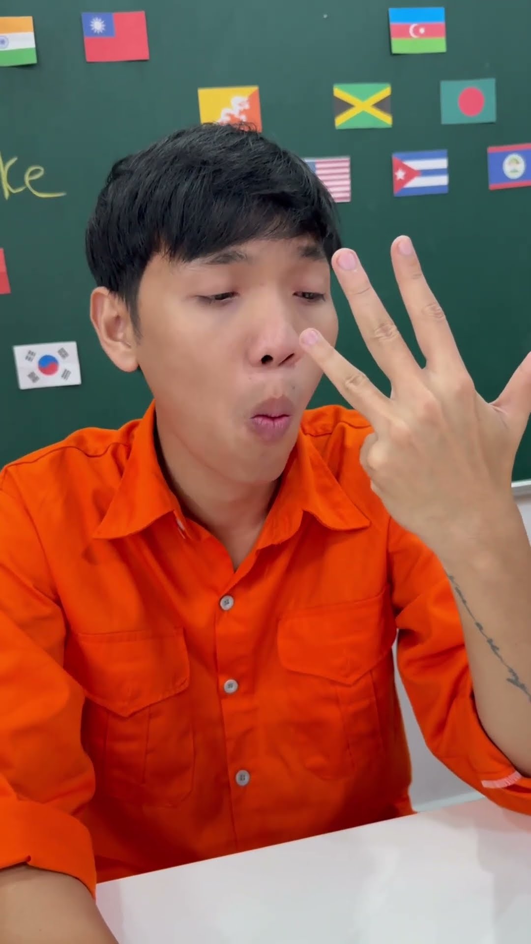 Su Hao comedy: eat fingers ?