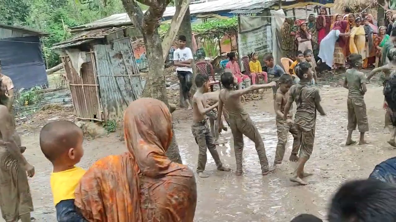 বিয়ে বাড়ির অস্থির নাচ