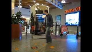 Sugar Media - Rotating totem with mirrors - Client: Ursus