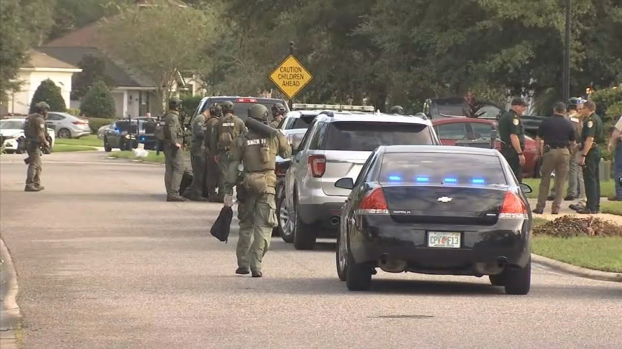 911 caller claims he had bomb; Clay County SWAT found no one home - YouTube