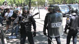 Brutal violencia policial contra la manifestación de los mineros