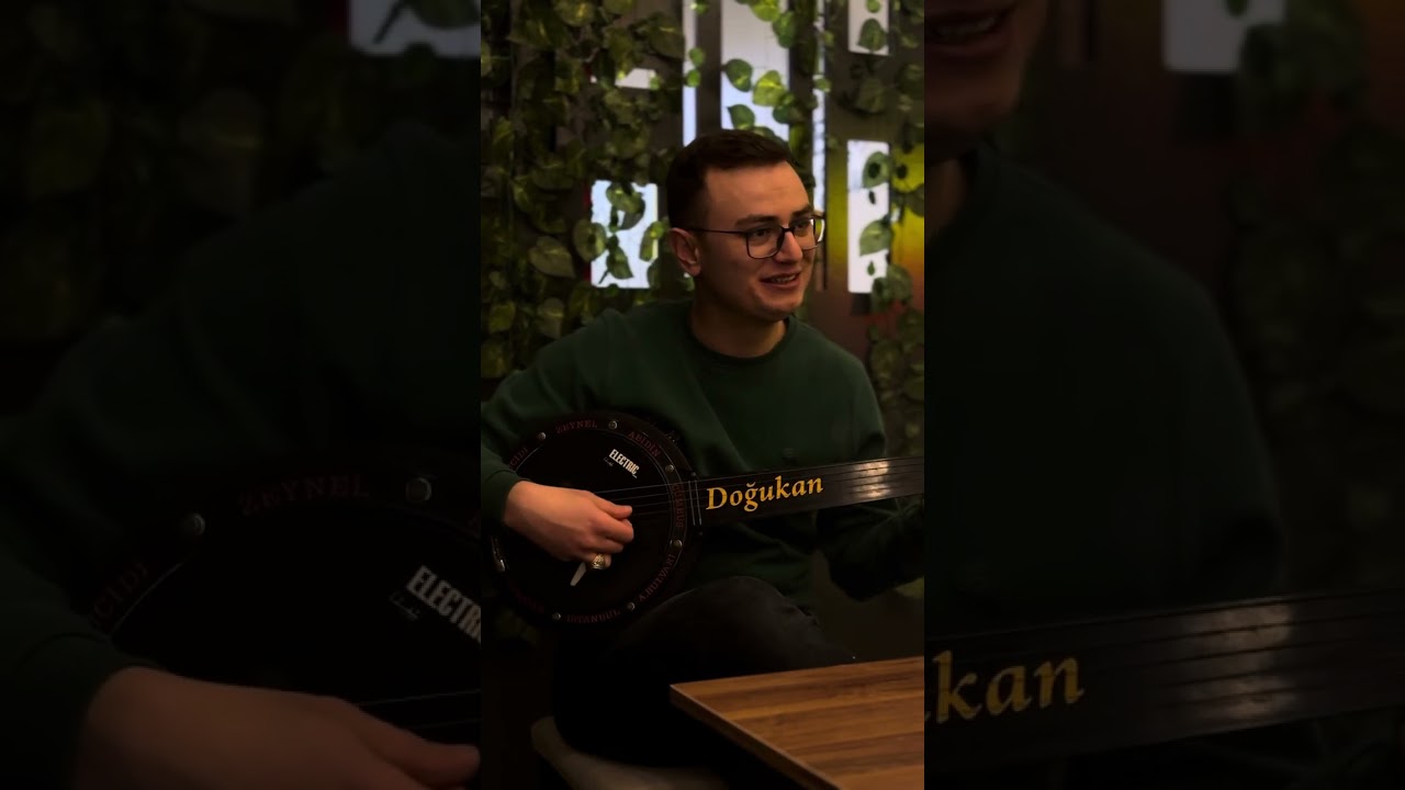 Elleri cebinde hali perişan..  Doğukan AKBAŞ