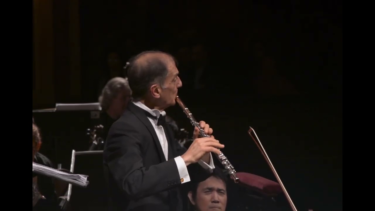 J.S. Bach: Sarabande - Flauta Sola - Solo Flute (Teatro Colón, OFBA)