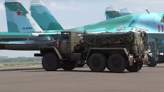Su-34 &#39;Fullback&#39; highway landing and refueling (Raw footage)
