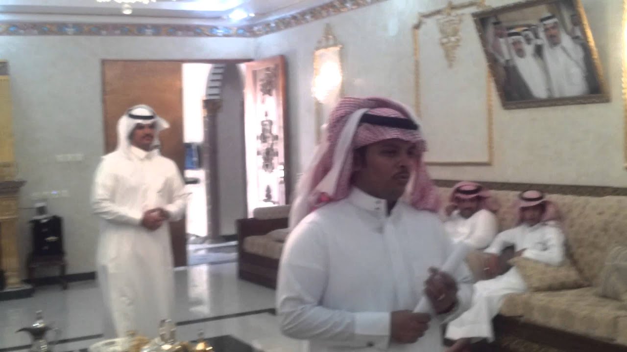 الشيخ سهاج البقمي يكرم الشاعر عايض بن زوير المقاطي