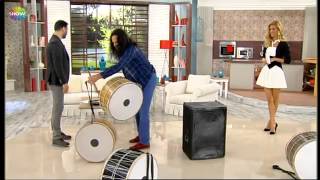 Uşaklı Çılgın Davulcudan Inanılmaz Şov 4 Davul Birden Çalıyor... Her Şey Dahilde