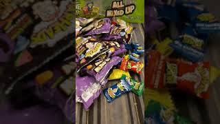 Famous WARHEADS EXTREME SOUR 🍬 PARTY PACK    #snack #shorts Profile