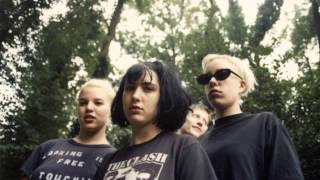 Video thumbnail of "bikini kill - feels blind (1991) hq + lyrics"