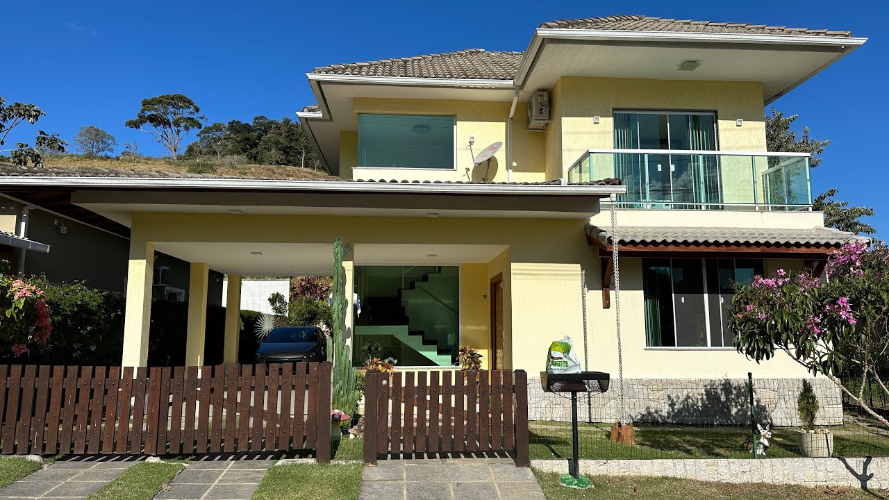 VENDIDA | EXCLUSIVIDADE! Casa moderna e charmosa com 4 quartos em condomínio com lazer completo