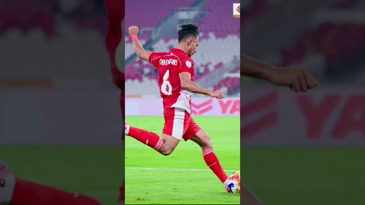 lemparan jauh  membuahkan gol dari Robi Darwis 🔥💙 