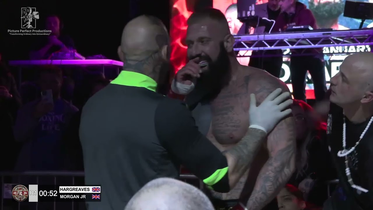 Danny Hargreaves vs Wayne Morgan 