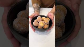 Bolinho de chuva recheado com bombons 😍
