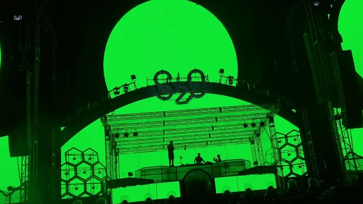 Showtek Live At S2O JAPAN SONGKRAN MUSIC FESTIVAL 2019 - “ Bad " 〜 “ Can't take it from me (Remix)