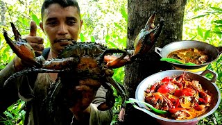 Spot menantang KEPITING BAKAU hasil langsung masak kuah kari_ Hunting, Cooking & Eating Crab