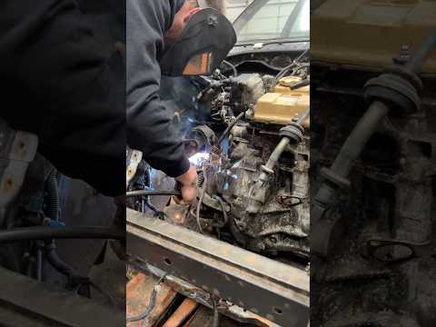B18 is finally mounted in the 90’s civic the cheapest way possible. “Cheap car challenge” checks out