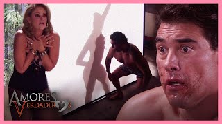 Amores Verdaderos: ¡Arriaga y Victoria se encuentra en el hotel! | Escena C38 | tlnovelas