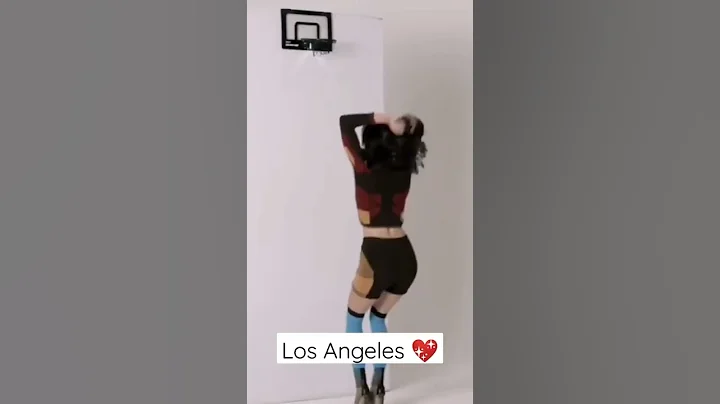 kendall jenner playing basketball 🔥#kendalljenner  #devinbooker