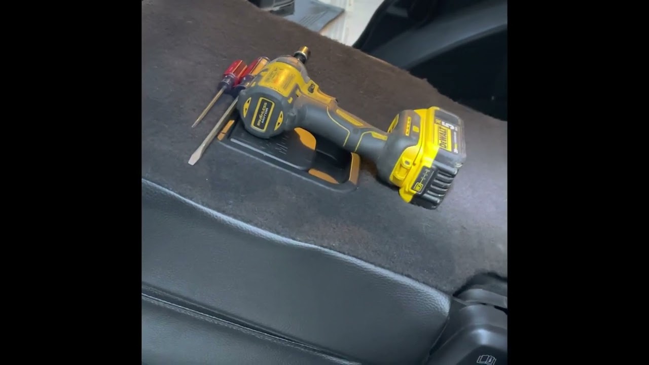 Removing Second Row Captain's Seats in a 2007-2014 Expedition or Navigator