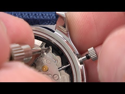 Video: How To Remove The Crown On A Watch