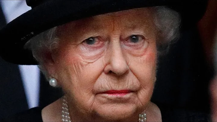 Body Language Expert Stunned The Queen Did This At...