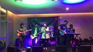 Watch Annemarie The Living Model video