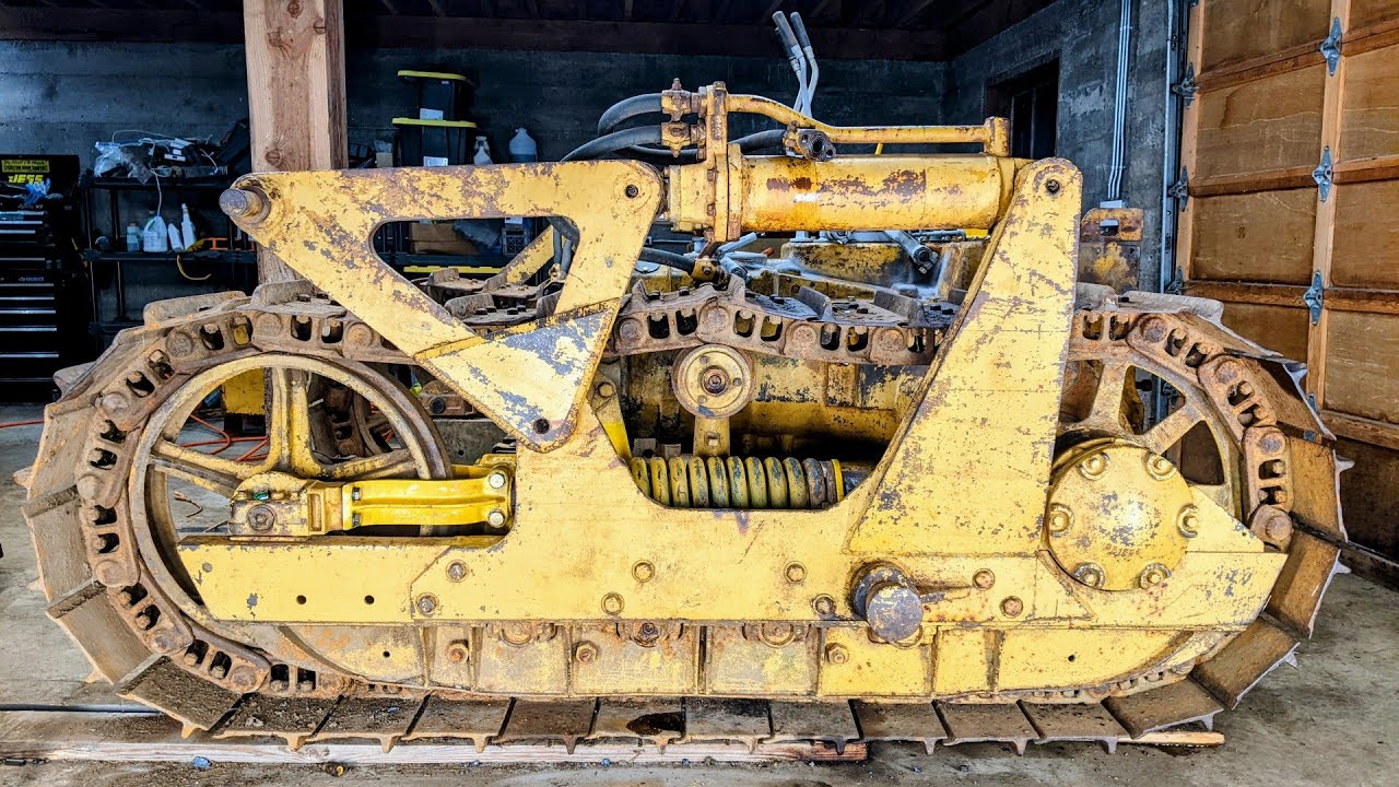 Работы по ходовой части Caterpillar D4 (часть 2 из 2)