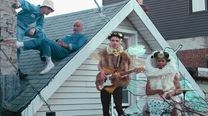 Tth - "I Might Be" (official video)