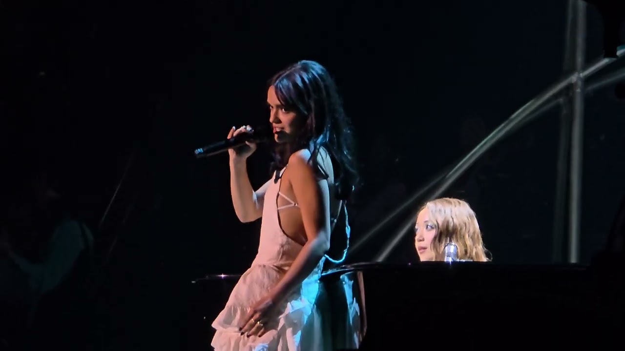 251015 - LAUFEY - Rachel Zegler - Goddess New York City NYC Madison Square Garden Concert Front row 