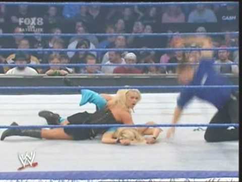 Beth Phoenix and Victoria vs Mickie James and Torrie Wilson - SmackDown! 11-16-07