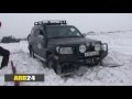 Land Cruiser 105 GX Nissan Patrol Y61 stuck in hard snow ARB24