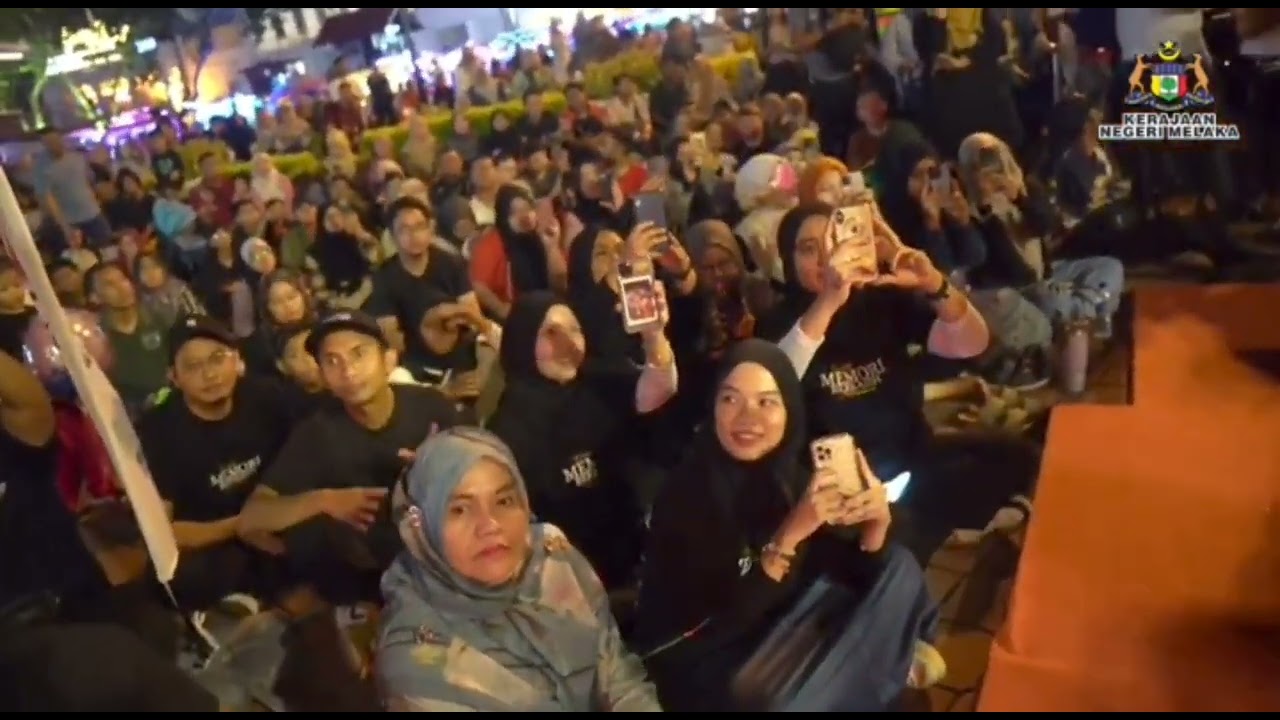 Siti Nordiana Bila Larut Malam